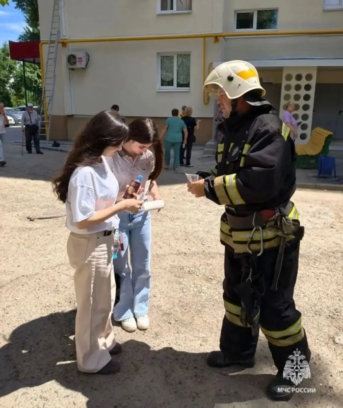 Волгоградские огнеборцы спасли 2 человека на пожаре Волгоградские огнеборцы спасли 2 человека на пожаре
