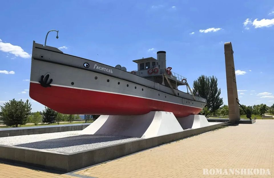 ФОТОФАКТ. Фото 1: цифровая реконструкция внешнего вида парохода «Гаситель», который стоит в качестве памятника на набережной Волгограда ФОТОФАКТ. Фото 1: цифровая реконструкция внешнего вида парохода «Гаситель», который стоит в качестве памятника на набережной Волгограда