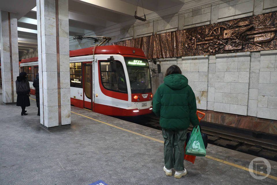 Ведутся поиски подрядчика, который заменит порядка километра рельсов в подземной части линии скоростного трамвая между станциями «Площадь Ленина» и «Комсомольская» в Волгограде, сообщает мэрия