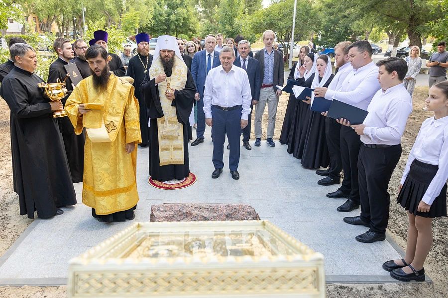 В Волгограде заложили камень на месте стройки культурно-просветительского центра в Горсаду В Волгограде заложили камень на месте стройки культурно-просветительского центра в Горсаду