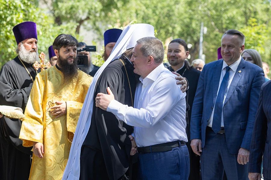В Комсомольском саду Волгограда состоялась церемония открытия закладного камня культурно-просветительского центра В Комсомольском саду Волгограда состоялась церемония открытия закладного камня культурно-просветительского центра