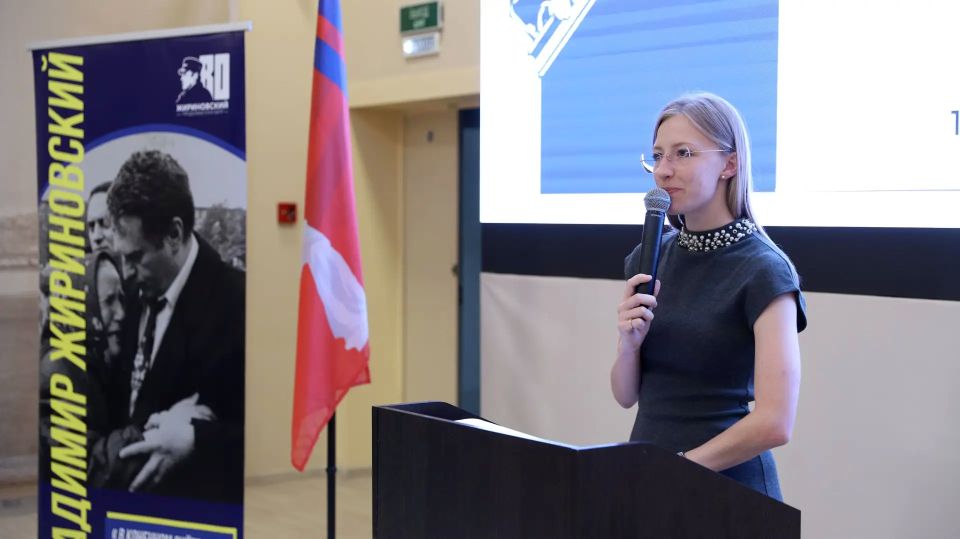 На площадке исторического парка «Россия – Моя история» состоялись межпартийные молодежные дебаты На площадке исторического парка «Россия – Моя история» состоялись межпартийные молодежные дебаты