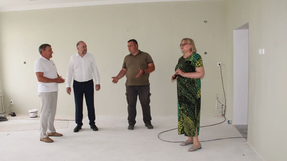 В Кумылженском районе продолжается капремонт трех сельских школ в рамках госпрограммы «Развитие образования» и федерального проекта по модернизации школьных систем – обновляются учреждения в Белогорском, Букановском и... В Кумылженском районе продолжается капремонт трех сельских школ в рамках госпрограммы «Развитие образования» и федерального проекта по модернизации школьных систем – обновляются учреждения в Белогорском, Букановском и...