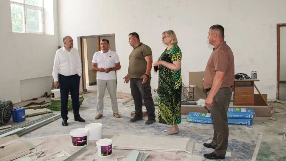 В Кумылженском районе продолжается капремонт трех сельских школ в рамках госпрограммы «Развитие образования» и федерального проекта по модернизации школьных систем – обновляются учреждения в Белогорском, Букановском и... В Кумылженском районе продолжается капремонт трех сельских школ в рамках госпрограммы «Развитие образования» и федерального проекта по модернизации школьных систем – обновляются учреждения в Белогорском, Букановском и...