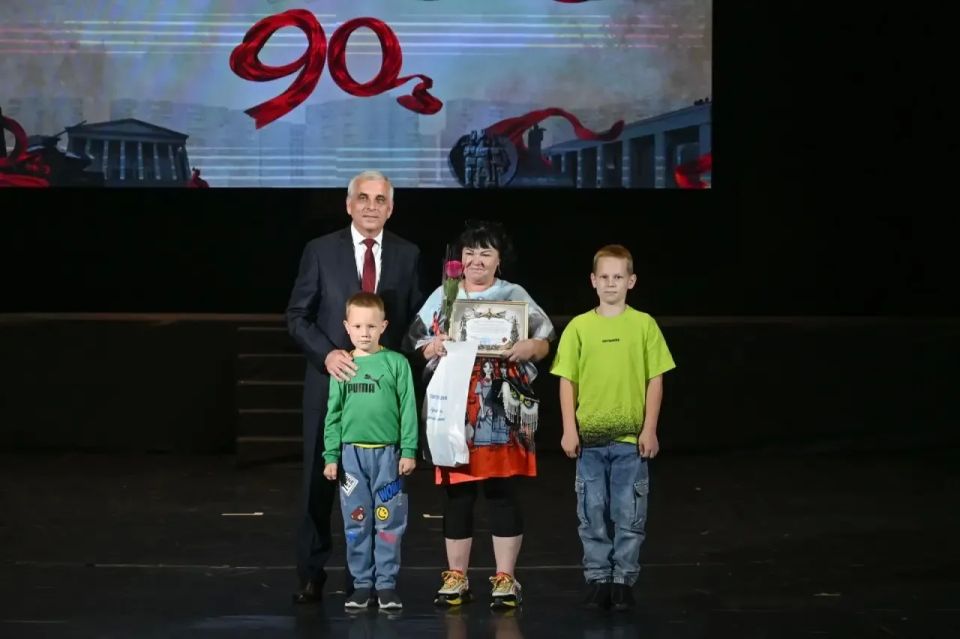 Свой 90-летний юбилей 19 июня отметил Тракторозаводский район Свой 90-летний юбилей 19 июня отметил Тракторозаводский район