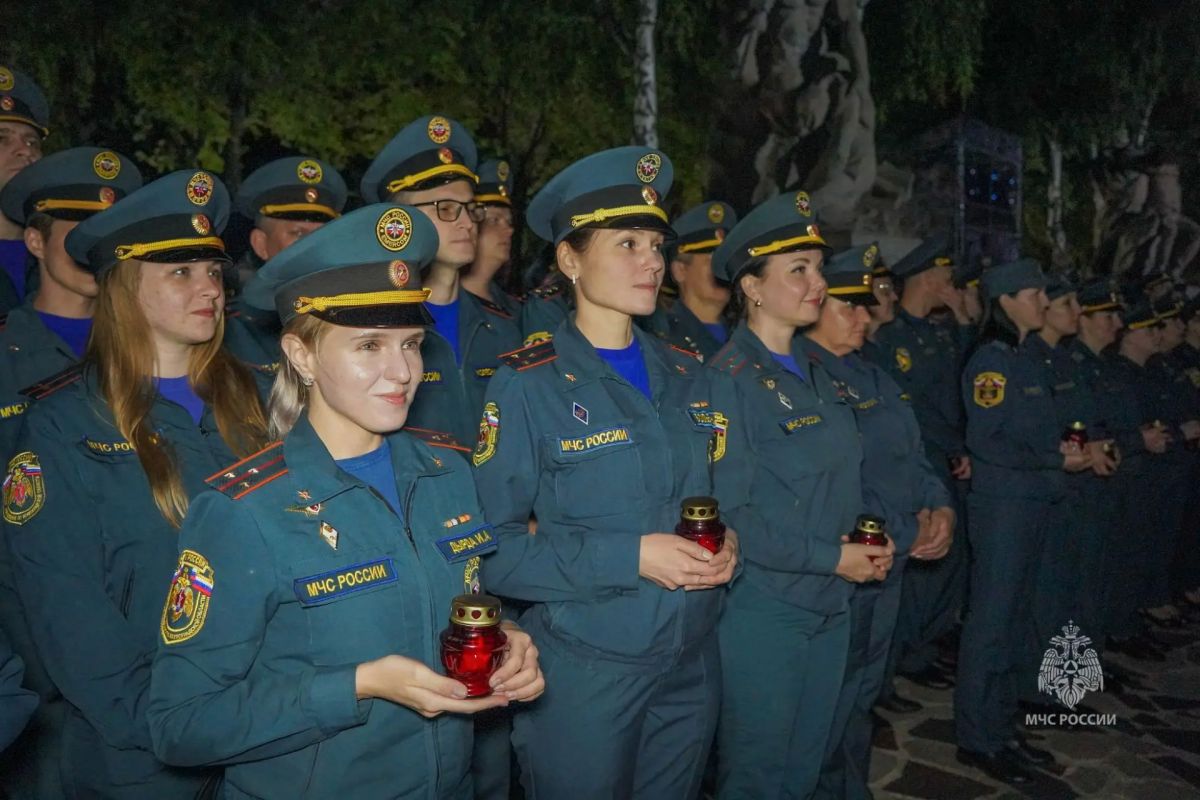 Сотрудники МЧС России приняли участие в акции «Завтра была война…» Сотрудники МЧС России приняли участие в акции «Завтра была война…»