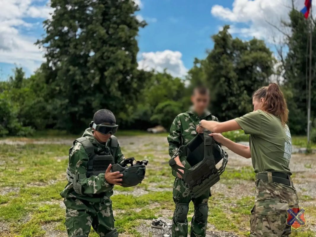 Акция, приуроченная к Дню памяти и скорби, прошла в детском лагере "Серебряные пруды" во Фроловском районе Акция, приуроченная к Дню памяти и скорби, прошла в детском лагере "Серебряные пруды" во Фроловском районе