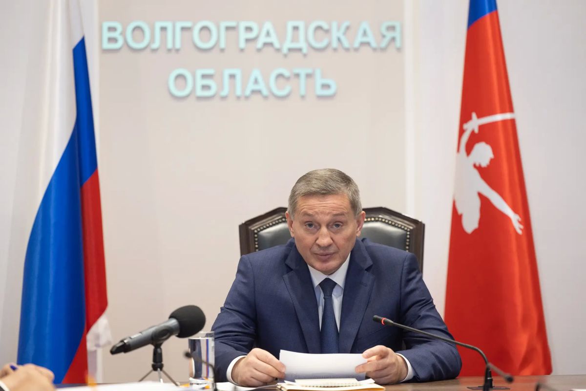 Андрей Бочаров поставил задачи по организации школьных выпускных