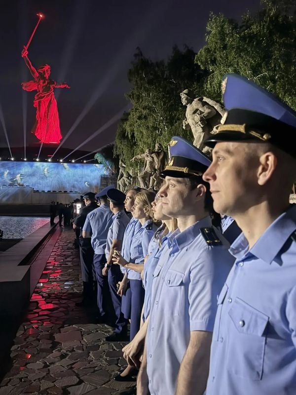 Руководство и работники прокуратуры Волгоградской области приняли участие в мероприятиях, посвященных Дню памяти и скорби Руководство и работники прокуратуры Волгоградской области приняли участие в мероприятиях, посвященных Дню памяти и скорби