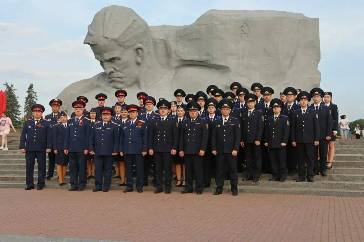 Офицеры Следственного комитета России приняли участие в памятных мероприятиях в День памяти и скорби Офицеры Следственного комитета России приняли участие в памятных мероприятиях в День памяти и скорби
