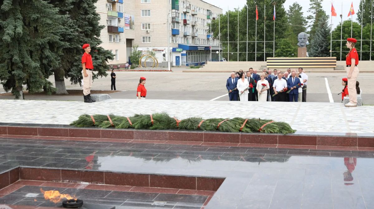 Депутаты облдумы ознакомились с реализацией программ развития Николаевского района, посетив ряд объектов, где за последние годы была проведена реконструкция Депутаты облдумы ознакомились с реализацией программ развития Николаевского района, посетив ряд объектов, где за последние годы была проведена реконструкция