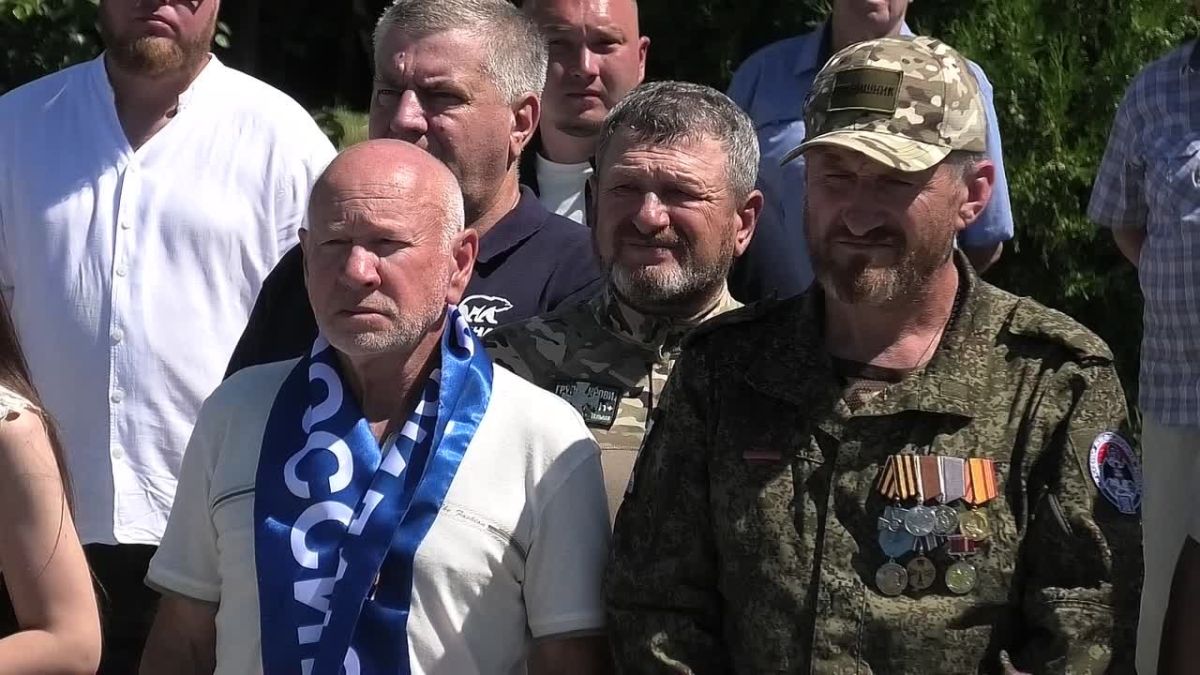 Сегодня в Волжском состоялся митинг, посвященный Дню ветеранов боевых действий