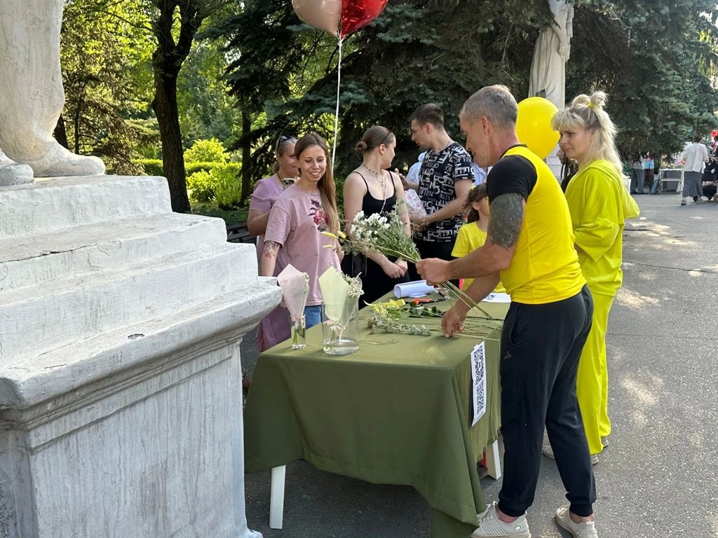 «ЗОЖигай семейно!» - праздник, который превратил парк «Гидростроитель» в Волжском в настоящий городок здоровья, веселья и семейного счастья «ЗОЖигай семейно!» - праздник, который превратил парк «Гидростроитель» в Волжском в настоящий городок здоровья, веселья и семейного счастья