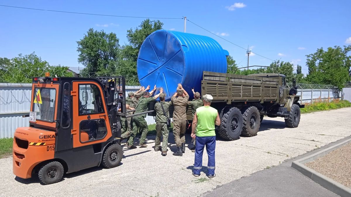 Беспилотники и инженерное оборудование передали из Волгоградской области в зону СВО Беспилотники и инженерное оборудование передали из Волгоградской области в зону СВО