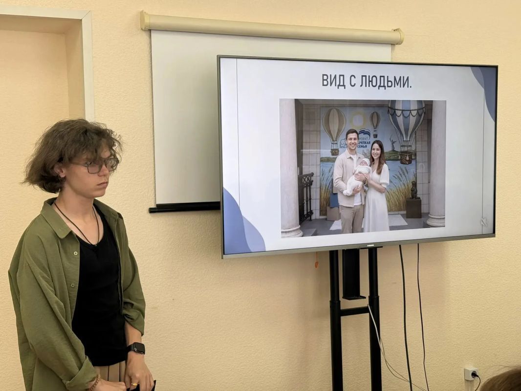 Депутат Волгоградской облдумы, региональный координатор проекта «Крепкая семья» Мария Аплеталина вошла в состав комиссии по оценке дизайн-проектов, разработанных студентами Волжского института экономики, педагогики и права... Депутат Волгоградской облдумы, региональный координатор проекта «Крепкая семья» Мария Аплеталина вошла в состав комиссии по оценке дизайн-проектов, разработанных студентами Волжского института экономики, педагогики и права...