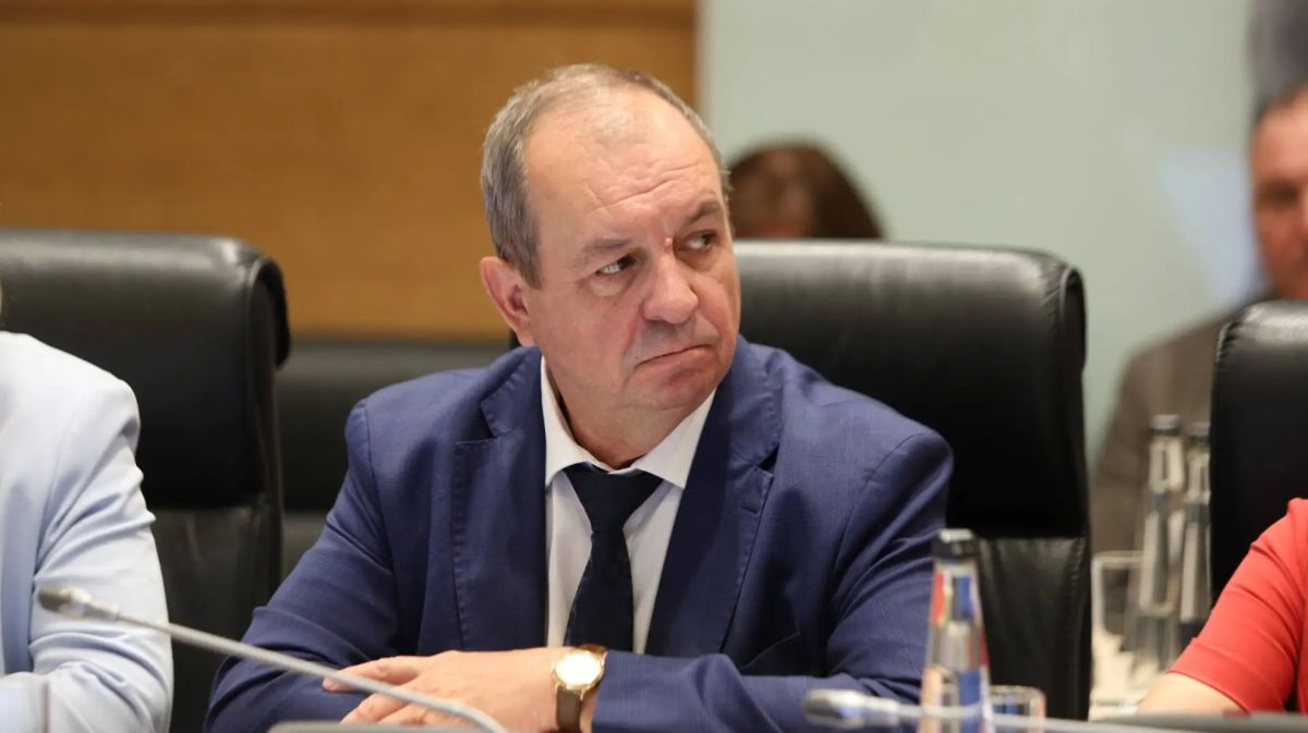 Председатель комитета Волгоградской областной Думы по делам национальностей, казачества, вопросам общественных объединений и религиозных организаций, председатель Наблюдательного совета регионального Фонда поддержки...