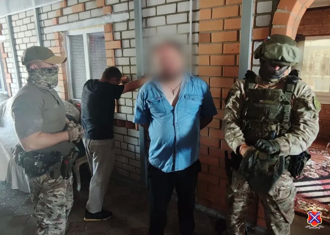 В Калачевском районе правоохранителями проведен профилактический рейд по местам проживания лиц, склонных к совершению противоправных деяний В Калачевском районе правоохранителями проведен профилактический рейд по местам проживания лиц, склонных к совершению противоправных деяний