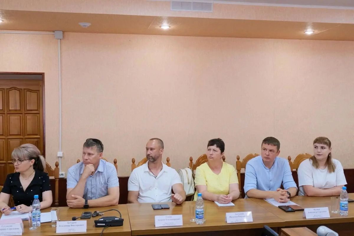 Прокурор Волгоградской области провел рабочую встречу с предпринимателями, осуществляющими деятельность в границах территории опережающего социально-экономического развития «Михайловка» Прокурор Волгоградской области провел рабочую встречу с предпринимателями, осуществляющими деятельность в границах территории опережающего социально-экономического развития «Михайловка»