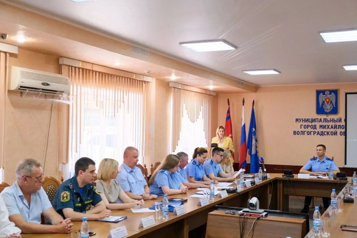 Прокурор Волгоградской области провел рабочую встречу с предпринимателями, осуществляющими деятельность в границах территории опережающего социально-экономического развития «Михайловка» Прокурор Волгоградской области провел рабочую встречу с предпринимателями, осуществляющими деятельность в границах территории опережающего социально-экономического развития «Михайловка»