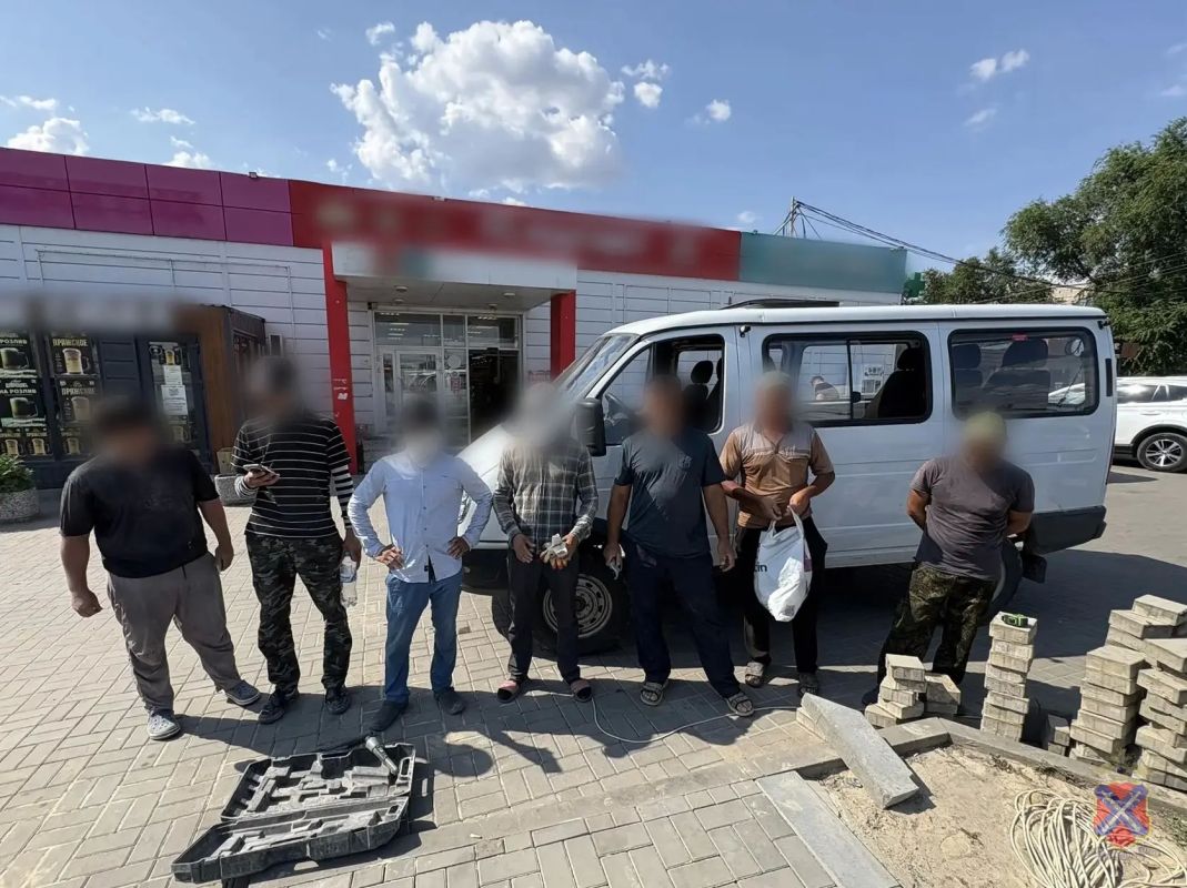 Сразу в 3-х районах Волгограда полицейские провели законность соблюдения миграционного законодательства иностранцами Сразу в 3-х районах Волгограда полицейские провели законность соблюдения миграционного законодательства иностранцами