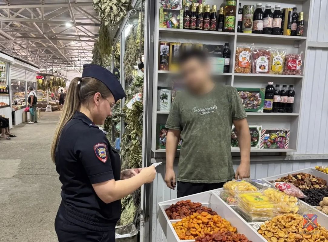 Сразу в 3-х районах Волгограда полицейские провели законность соблюдения миграционного законодательства иностранцами Сразу в 3-х районах Волгограда полицейские провели законность соблюдения миграционного законодательства иностранцами