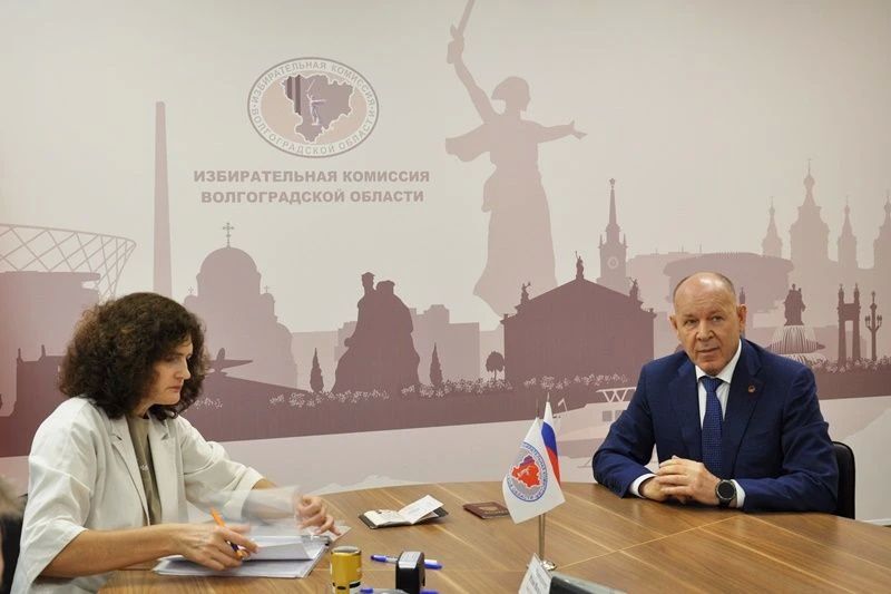 Кандидаты от партии "Единая Россия" представили в ИКВО документы о выдвижении на выборах депутатов Госдумы Кандидаты от партии "Единая Россия" представили в ИКВО документы о выдвижении на выборах депутатов Госдумы