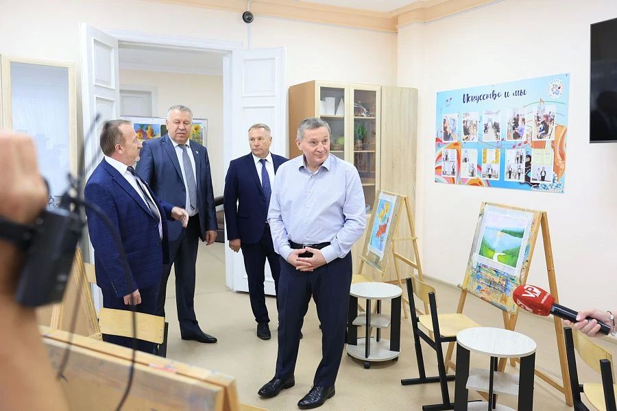 Губернатор Андрей Бочаров проводит рабочую поездку в Урюпинский район Губернатор Андрей Бочаров проводит рабочую поездку в Урюпинский район