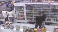 Двоих ранее судимых молодых людей за кражу из сетевого магазина задержали волгоградские полицейские