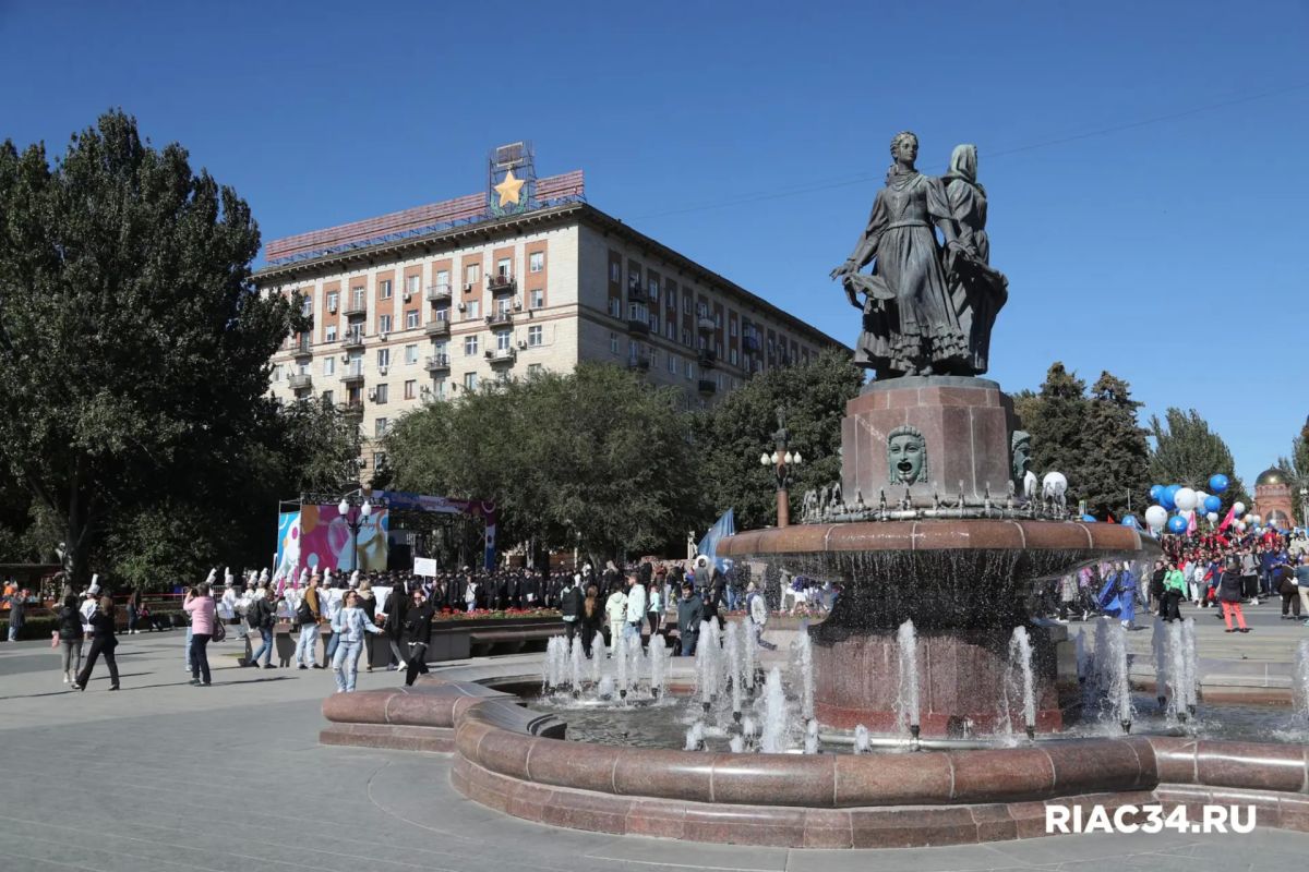 Волгоградцев в выходные зовут к фонтану «Искусство»