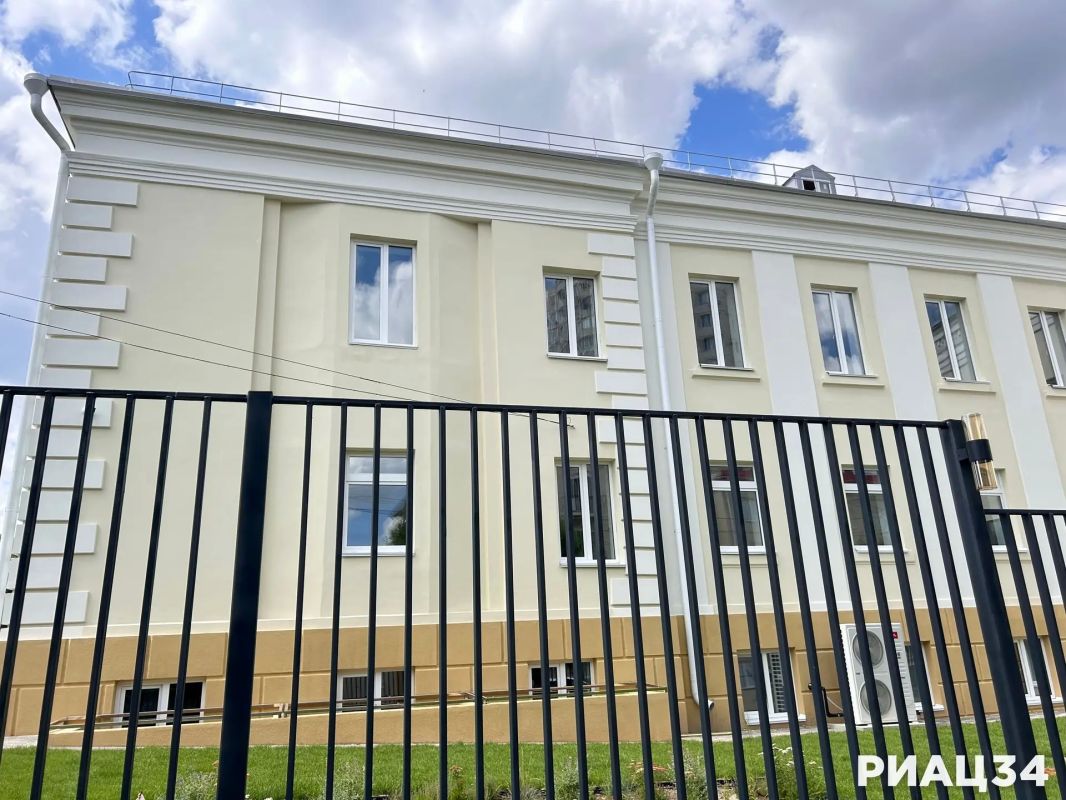 За ремонтом бывшей горбольницы №3 на ул. Советской в Волгограде мы наблюдаем с прошлого года За ремонтом бывшей горбольницы №3 на ул. Советской в Волгограде мы наблюдаем с прошлого года