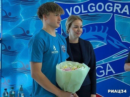 Волгоград чествует победителей первенства Европы по плаванию Волгоград чествует победителей первенства Европы по плаванию