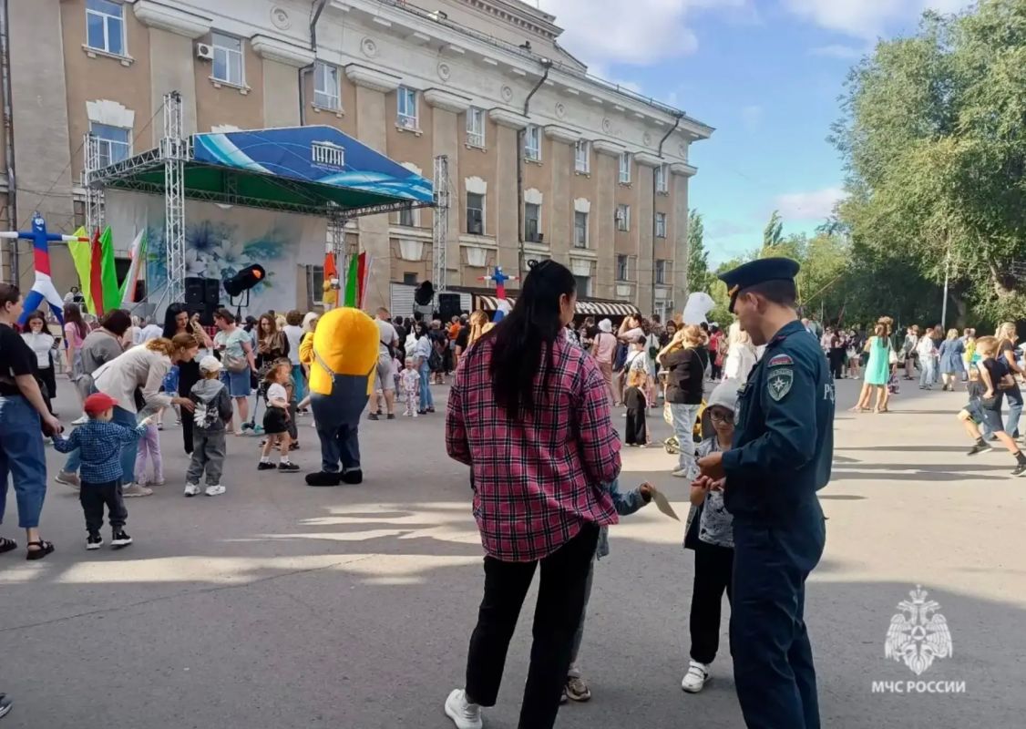 Безопасность — это не просто слова, а навыки, которые спасают жизни! Безопасность — это не просто слова, а навыки, которые спасают жизни!