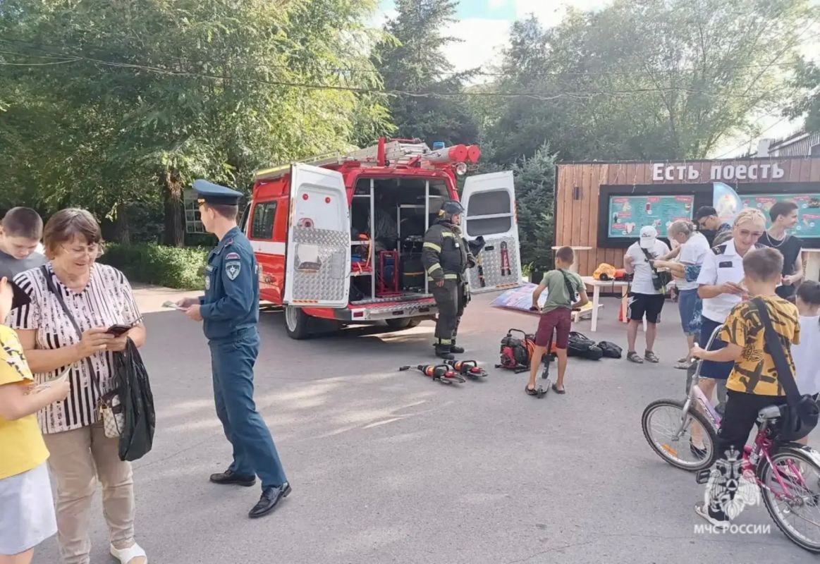 Безопасность — это не просто слова, а навыки, которые спасают жизни! Безопасность — это не просто слова, а навыки, которые спасают жизни!