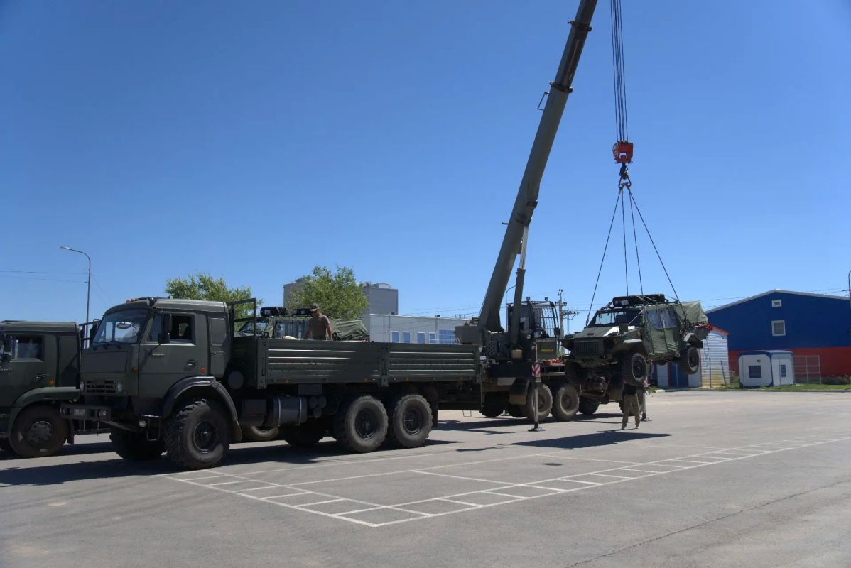 Четыре бронеавтомобиля «Сармат» отправила в зону СВО Волгоградская область Четыре бронеавтомобиля «Сармат» отправила в зону СВО Волгоградская область