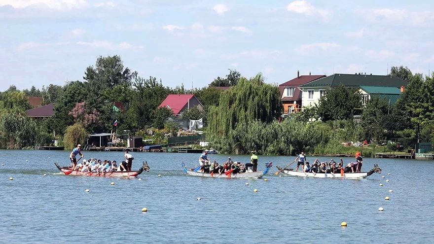 Волгоградские железнодорожники приняли участие в гонках на лодках-драконах Волгоградские железнодорожники приняли участие в гонках на лодках-драконах