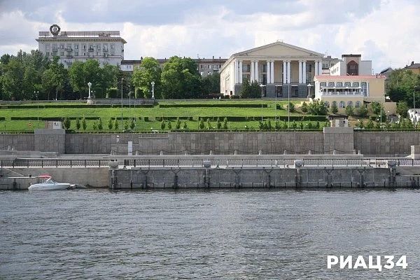 Речной фасад Волгограда: что увидят туристы во время водных экскурсий, ставших трендом-2026 Речной фасад Волгограда: что увидят туристы во время водных экскурсий, ставших трендом-2026
