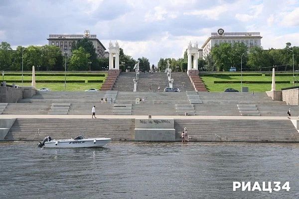 Речной фасад Волгограда: что увидят туристы во время водных экскурсий, ставших трендом-2026 Речной фасад Волгограда: что увидят туристы во время водных экскурсий, ставших трендом-2026