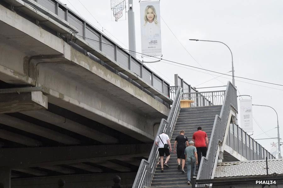 Комсомольский мост в центре Волгограда украсят архитектурной подсветкой за 25 млн руб Комсомольский мост в центре Волгограда украсят архитектурной подсветкой за 25 млн руб