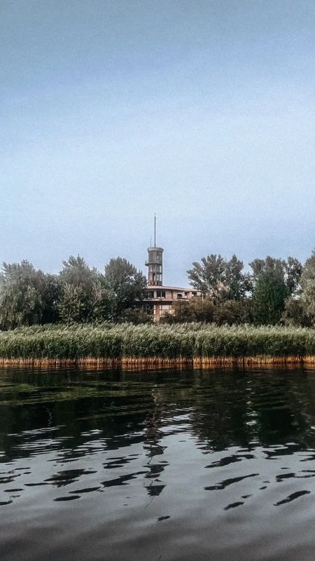 А может бросить все и махнуть сегодня в порт? А может бросить все и махнуть сегодня в порт?