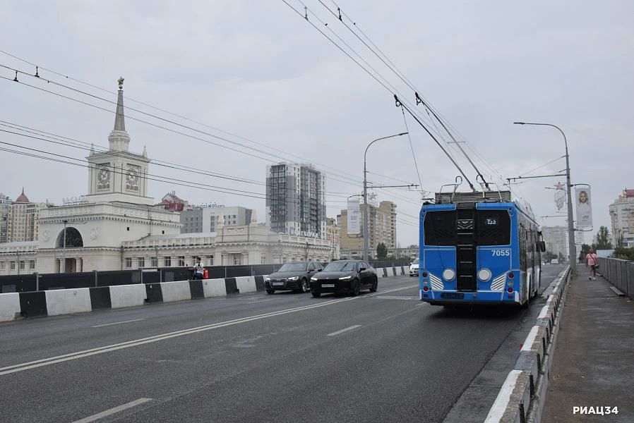 Комсомольский мост в центре Волгограда украсят архитектурной подсветкой за 25 млн руб Комсомольский мост в центре Волгограда украсят архитектурной подсветкой за 25 млн руб