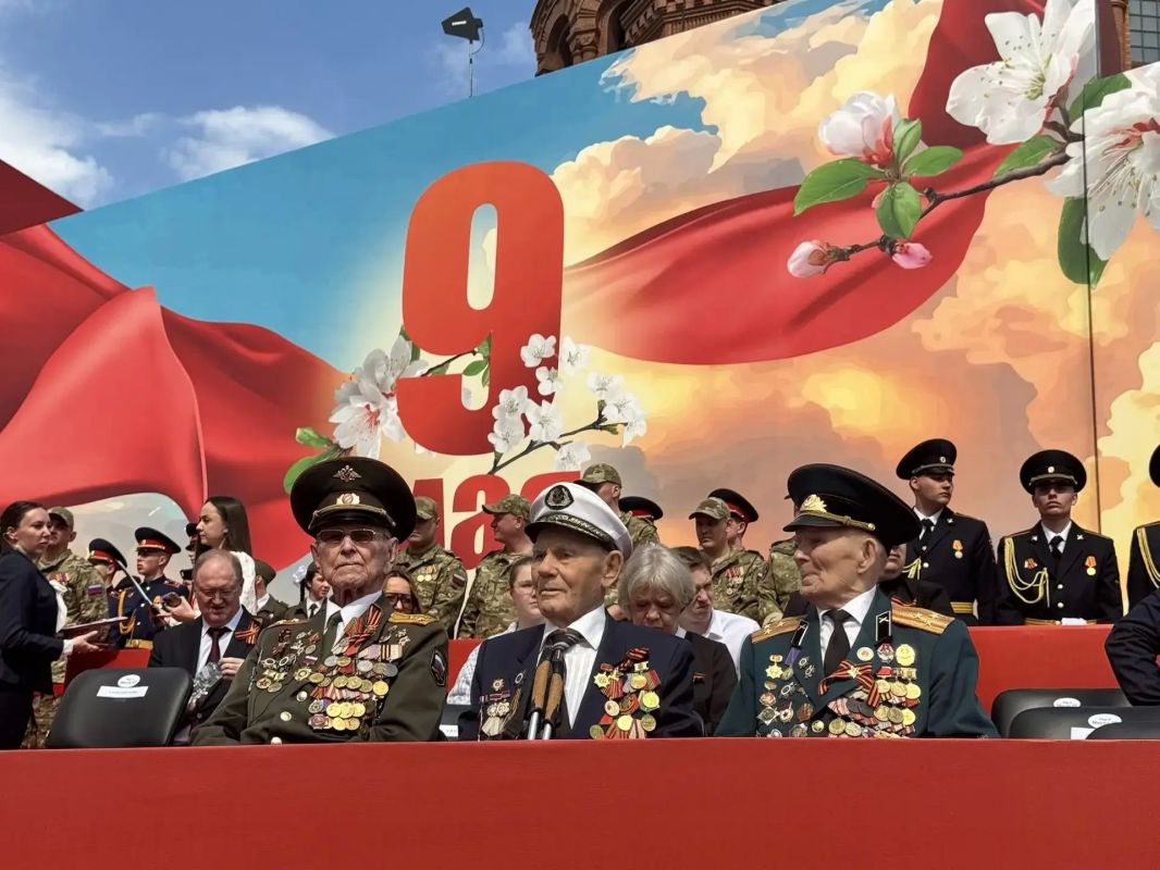 В Волгограде фронтовик отпраздновал 102-й день рождения В Волгограде фронтовик отпраздновал 102-й день рождения