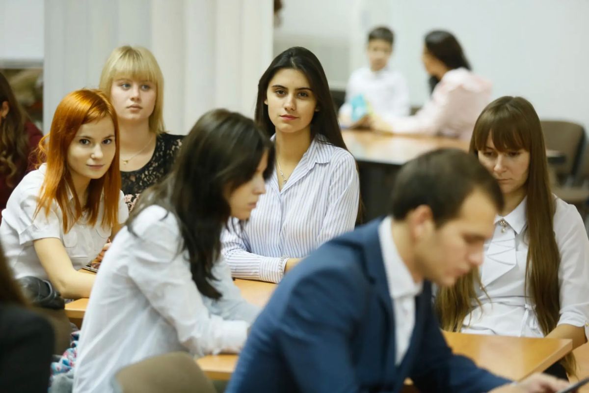 Сутки на выбор: 25 июля в волгоградских вузах завершается приём документов на поступление без вступительных экзаменов – по результатам ЕГЭ