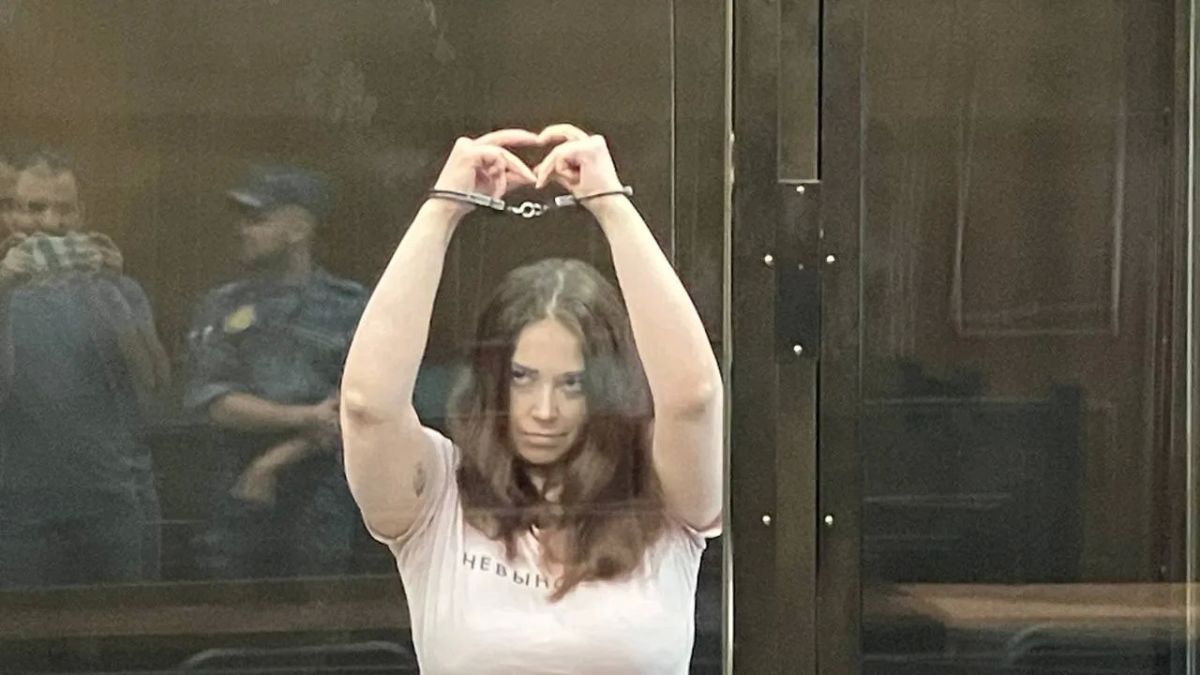 Ещё новости к этому часу: Джареда Лето обвинили в в сексуальных преступлениях и домогательствах. Четыре женщины рассказали, что тогда им было от 16 до 19 лет, а самому певцу и актёру — 30-40 лет (сейчас ему 54). Ранее Лето... Ещё новости к этому часу: Джареда Лето обвинили в в сексуальных преступлениях и домогательствах. Четыре женщины рассказали, что тогда им было от 16 до 19 лет, а самому певцу и актёру — 30-40 лет (сейчас ему 54). Ранее Лето...