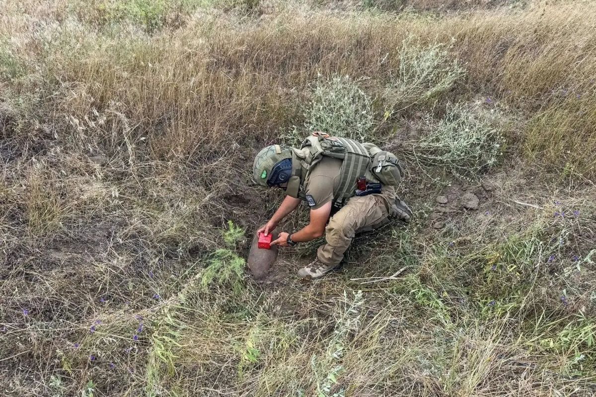 ГУ МЧС России по Волгоградской области опубликовало видео уничтожения 25-килограммовой авиабомбы и 22 минометных снаряда ГУ МЧС России по Волгоградской области опубликовало видео уничтожения 25-килограммовой авиабомбы и 22 минометных снаряда