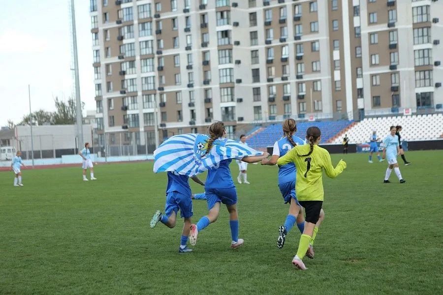 III этап Всероссийских соревнований по футболу «Кожаный мяч – Лига юных футболистов» среди девушек 2011–2012 годов рождения завершился в Волгограде III этап Всероссийских соревнований по футболу «Кожаный мяч – Лига юных футболистов» среди девушек 2011–2012 годов рождения завершился в Волгограде
