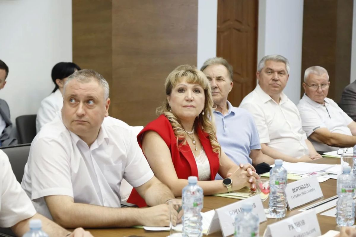Сегодня в Волгоградском государственном аграрном университете под председательством Президента Национальной продовольственной группы «Сады Придонья» Андрея Самохина прошло заседание Попечительского Совета Сегодня в Волгоградском государственном аграрном университете под председательством Президента Национальной продовольственной группы «Сады Придонья» Андрея Самохина прошло заседание Попечительского Совета