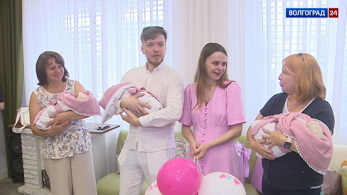 Первых в этом году тройняшек выписали из перинатального центра №2 в Волгограде Первых в этом году тройняшек выписали из перинатального центра №2 в Волгограде