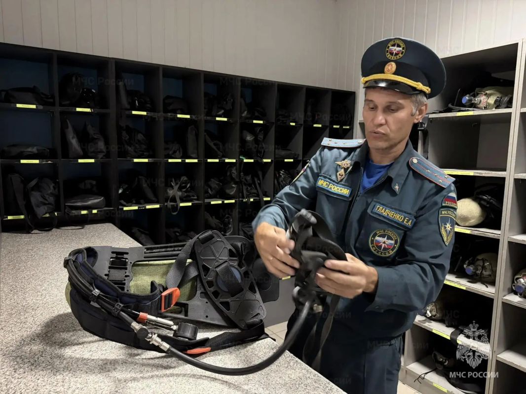 Экскурсия в мир мужества. 28-ПСЧ 9-ого пожарно-спасательного отряда ГУ МЧС России по Волгоградской области посетили юные гости Экскурсия в мир мужества. 28-ПСЧ 9-ого пожарно-спасательного отряда ГУ МЧС России по Волгоградской области посетили юные гости