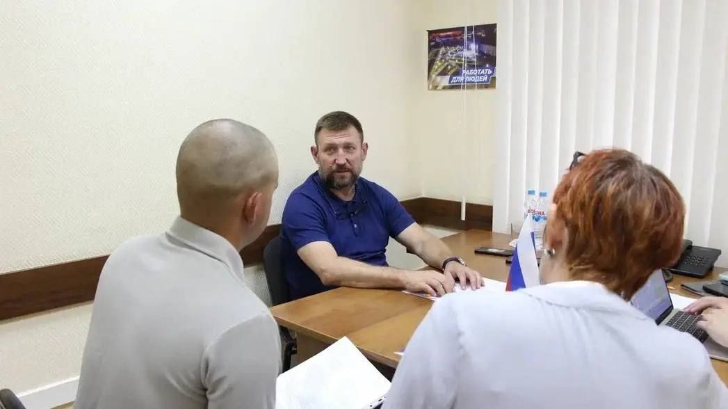 Провел прием граждан в региональной приемной Председателя Партии «Единая Россия» Д.А. Медведева Провел прием граждан в региональной приемной Председателя Партии «Единая Россия» Д.А. Медведева