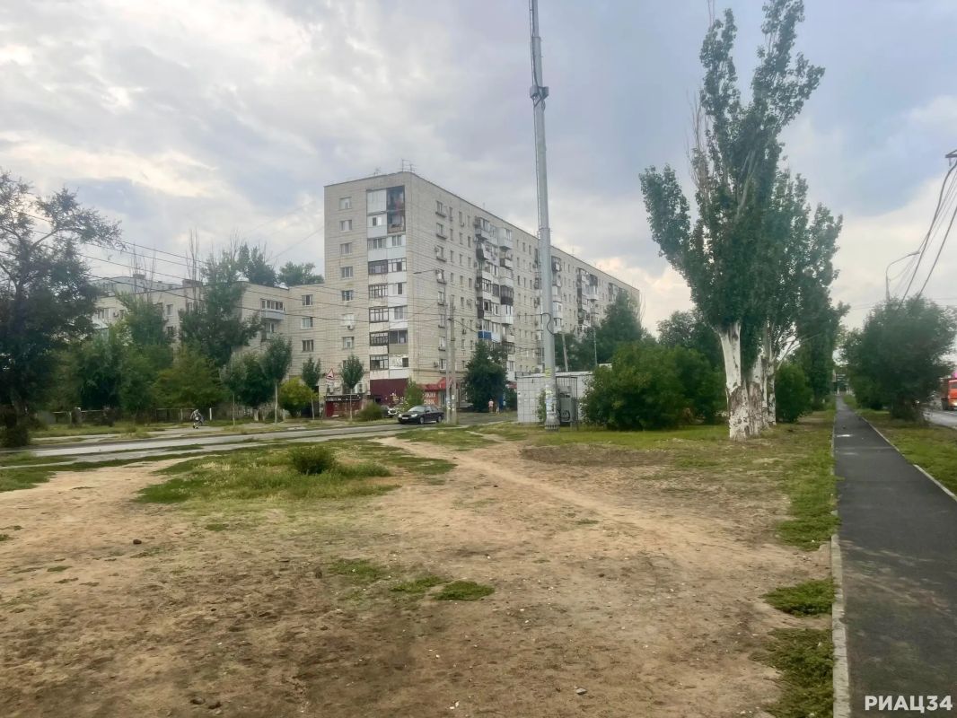 В Кировском районе Волгограда благоустроят территорию возле гимназии № 10 В Кировском районе Волгограда благоустроят территорию возле гимназии № 10